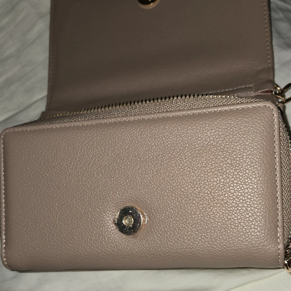 Mali+Lili Lola Quilted Taupe Crossbody Bag - Picture 8 of 12